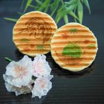 【敬老の日】縁起のいい鶴と亀デザインの千寿せんべいで長寿を願う「鼓月」【お取り寄せ可能】