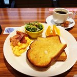 【京都モーニング】地元で愛される老舗喫茶☆奇天烈パフェの名店「からふね屋珈琲店」