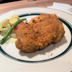 "レストラン"クオリティのフライドチキン！ミシュランビブグルマン掲載店監修の注目店