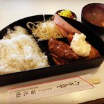 【京都ランチ】コスパ最強の昭和レトロ洋食☆激渋ドライブイン「レストラン百花園」