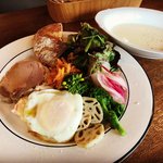 【京都朝食】盛り盛り朝プレート＆アラカルト注文も可能な通し営業ビストロ「九時五時」