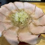 推しは鉢一面のチャーシュー麺！京都七条エリアのラーメン店「坊歩（ぼんぼ）」