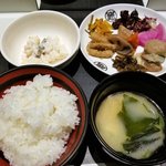 【京都駅】お漬物と炊き立てご飯がおかわり自由の朝食を堪能！「竈炊き立てごはん土井」
