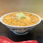 京都競馬場もほど近い、住宅街に突如現れるガツ盛り食堂「味平」