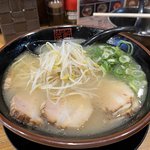 【京都ラーメン】優しい出汁が染み渡るぅ♩白醤油を使ったあっさりラーメン『元町らーめん 四条烏丸本店』