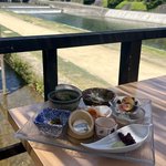 【川床ランチ】京の夏の風物詩 景色と共に愉しむ♩おばんざいと名物土鍋ご飯ランチ『草風土うしのほね』