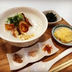 【京都朝食】1月オープンで行列☆老舗割烹『めなみ』新業態のお粥専門店「富小路粥店」