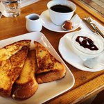 【京都モーニング】初詣帰りに立ち寄りたい北野白梅町の老舗喫茶「ハーバーカフェ」
