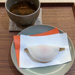 【京都和菓子】四条堀川そば、話題の和菓子店「亀屋良長 本店」の花びら餅