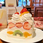 【嵐山】ゴロっとフルーツとたっぷりクリーム♡ときめく幸せの断面『コーヒーショップヤマモト』