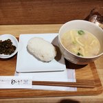 【京都朝食】握りたて『塩むすび』シンプルイズベスト至高の朝ごはん「羽釜おむすび白々」