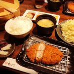 【京都ランチ】東京生まれミルフィーユとんかつ＆おかわり自由☆四条烏丸好立地「キムカツ」