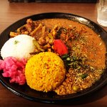 【京都ランチ】新京極の人気店☆多彩な味わい本格スパイスカレー「カオススパイスダイナー」