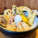 ミシュラン掲載の人気うどん店　もちもちコシ強自家製麺とこだわり天然出汁『イカヅチうどん』