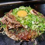 名物は和牛の旨みを詰め込んだ極上のべた焼き！『お好み焼き&鉄板焼き　中々』