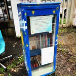 【京都暮らし】京都大学熊野寮前に設置☆無料で本を交換しあうSDGs本棚「熊野公共文庫」