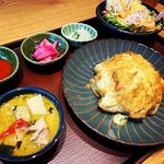 【新店】四条烏丸6月開業のタイ資本ホテル『ASAI京都四条』の屋台ランチ「ソイギャン」