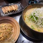 マイルドな辛さが魅力！シャキシャキ爆盛りネギ拉麺『四川拉麺　大』