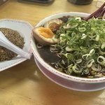 京都生まれの漆黒ラーメン＆やきめし！一度食べると病みつきに！「新福菜館　久御山店」