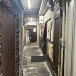 京都の木屋町で発見、隠れ家繁盛酒場！お酒も食事も豊富な立ち飲み店「きゃさ」