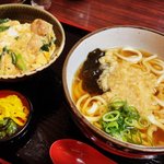 【京都ランチ】出汁の効いたほっこりうどん＆親子丼がコスパ大！四条烏丸の行列店 「招楽」
