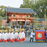 【八坂神社】華やかで威勢のいい太鼓と掛け声、商売繁盛と招福祈願「えびす船巡行」