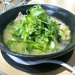 【京都ラーメン】鶏の旨味を存分に味わい鶏白湯ラーメン「麺スター む・ラッキー」