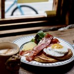 【京都カフェ】早起きして目指したい「ミーミーミー」。ヴィンテージ空間でいただく絶品モーニング