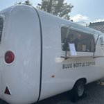 【期間限定】建仁寺に「ブルーボトルコーヒー」移動式カフェがOPEN！コラボ抹茶ラテも登場