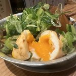【京都】烏丸御池のどて煮と新鮮野菜のオシャレ居酒屋！予約必須「エム・イソスタンド」