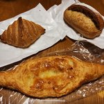 【京都パン】国産小麦使用のハード系パン好き注目☆山科住宅街の穴場ベーカリー「uka」