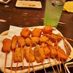 【京都居酒屋】京都人に圧倒的人気！地元生まれで行列必至の串カツ焼鳥チェーン「串八」