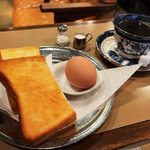 【京都モーニング】京都が誇る河原町三条の老舗喫茶☆コーヒー通唸る自家焙煎珈琲「六曜社」
