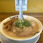京都屈指の濃厚こってりラーメン！レンゲがたつコテコテ鶏白湯「ラーメンとの」