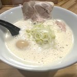 【京都】四条大宮で人気の無添加こだわりラーメン店！深夜まで営業「らぁ麺 櫻井」