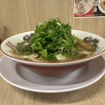 【京都ラーメン】馴染みの豚骨醤油ラーメンを市役所前で！通し営業で便利「きんざん」