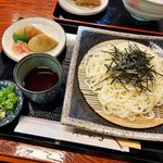 【京都うどん】伏見稲荷千本鳥居で眺望抜群☆いなり寿司も必食の名俳優実家老舗「にしむら亭」