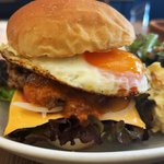 【新店】京都山科駅前にシェアキッチン登場！多彩なフードの日替わり店「ヤマシナベンチ」
