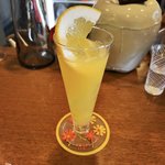 【京都フルーツパーラー】旬のフルーツ丸搾り！長年愛される地元密着店「アップルハウス」