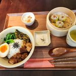 京都伏見の現地系中華でランチ！濃厚ルーロー飯や点心、麺類などメニュー豊富「柏三葉」