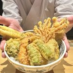 【京都ランチ】穴子を１本使った豪快天丼！名店出身、伏見の穴場和食店「納屋町 はつ多」