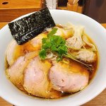【京都】自家製麺の淡麗鶏醤油ラーメン！雲吞もお忘れなく「らぁ麺や ふぢとら」