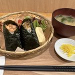【京都ランチ】おにぎり専門店の唐揚げ付のセットが人気「成いち」