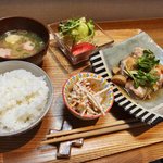 【京都ランチ】米不足どこ吹く風！米や新鮮野菜は隣の農園調達の破格定食「にしむら食堂」