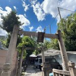 【京都ツウ】石造り鳥居は朽ち狛犬のない廃社！？洛中の知る人ぞ知る神社「稲荷神社」