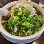 【京都ラーメン】王道の九条ネギたっぷり豚骨醤油味が地元不動の人気「たかばしラーメン」