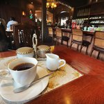 【京都レトロカフェ】京都人に絶大な人気誇る空間！賀茂川沿い一軒家喫茶「ひめりんご」