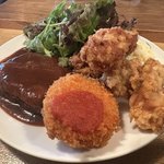 【京都洋食】レトロ商店街で発見！人気メニュー揃いのボリューミーランチ「京極 ダイニング」