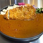 【新店】京都駅内に名スパイスカレー店がやってきた！スパイスラーメンも「スパイストライ」