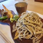 京都の観光地ど真ん中！日本酒好き必見、手の込んだ料理と手打ち蕎麦が楽しめる「谷越」